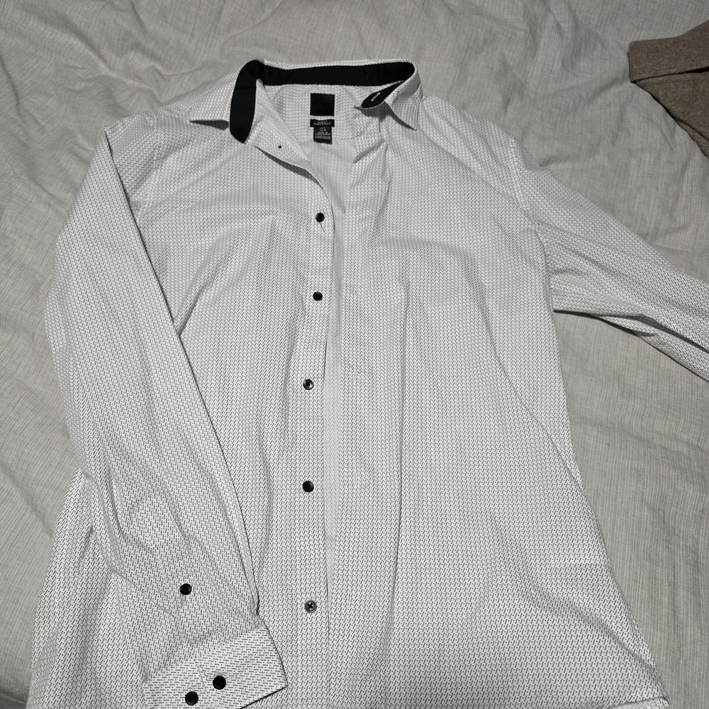 H&M White and Black Patterned Button Down Shirt